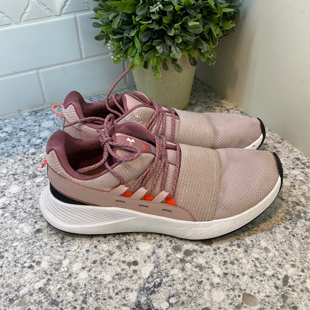 Under Armour Charged Breathe womens athletic shoes size 9.5